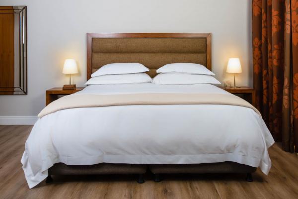 600 White Duvet Cover Baroque